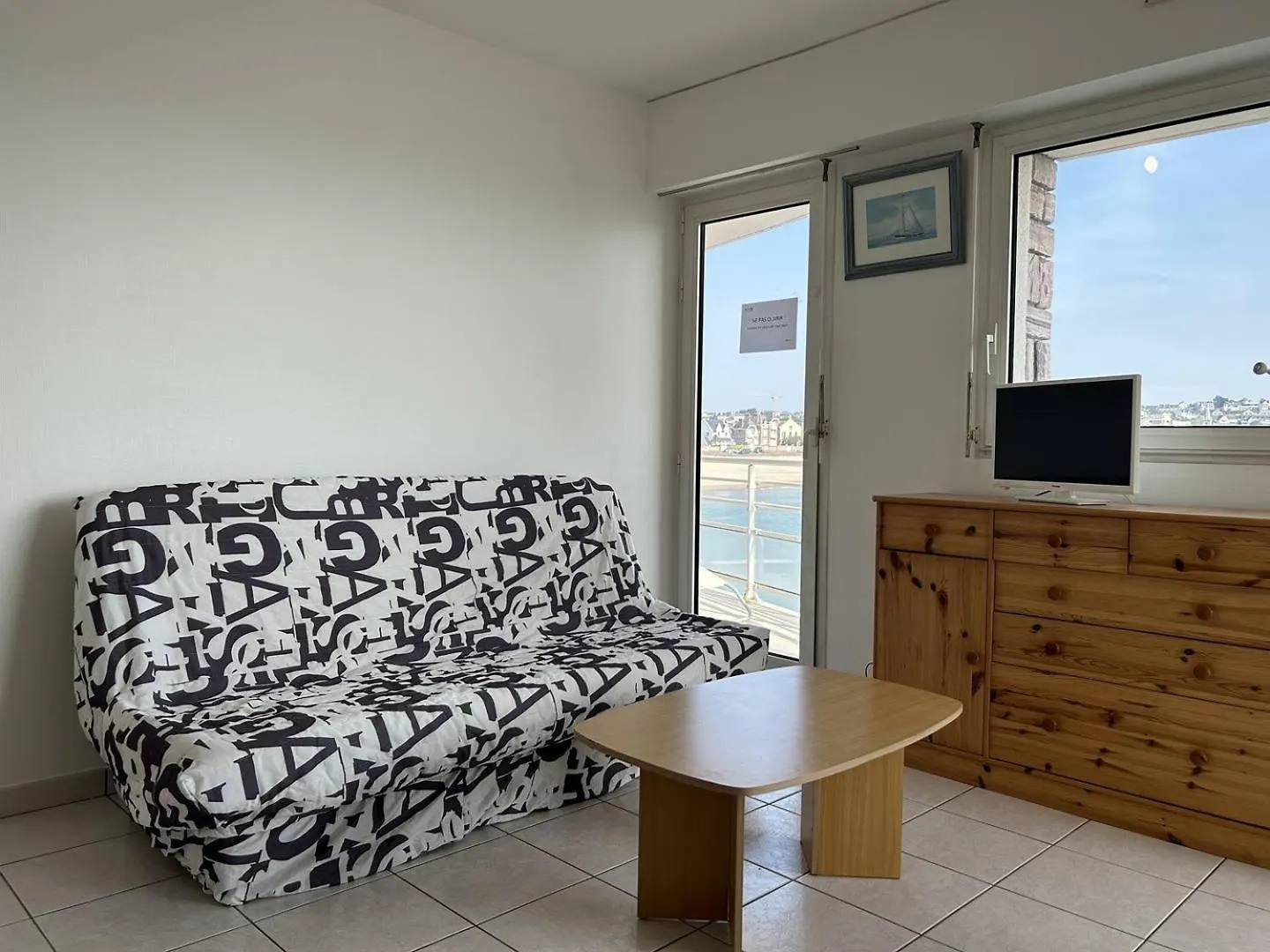 501 - Appartement 1 Chambre A Erquy, A Proximite Du Port, En Bordure De La Plage Du Centre